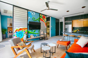 HGTV Funky Loft-Style Condo, Mtn Views, Pool, Gym